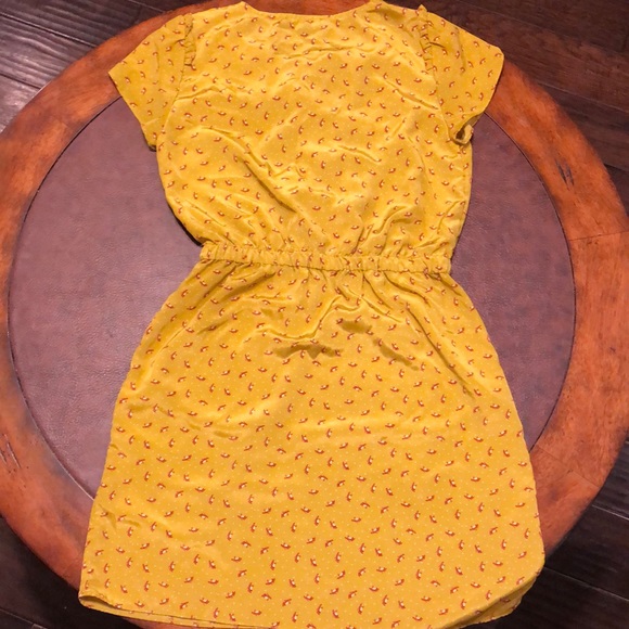 Women’s Dress - Picture 2 of 3